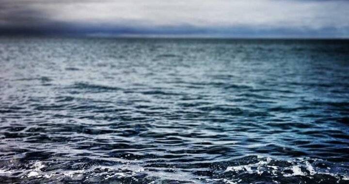 Secuencia de reactivación para leads fríos: email + WhatsApp + remarketing